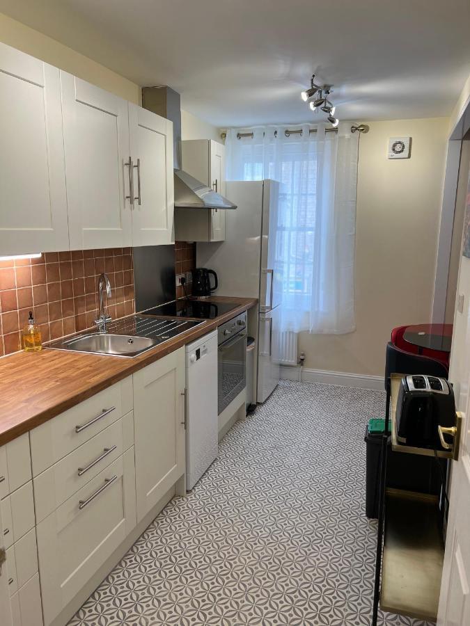 Glastonbury High Street Sanctuary- 2 Bd, Sleeps 4 Екстер'єр фото